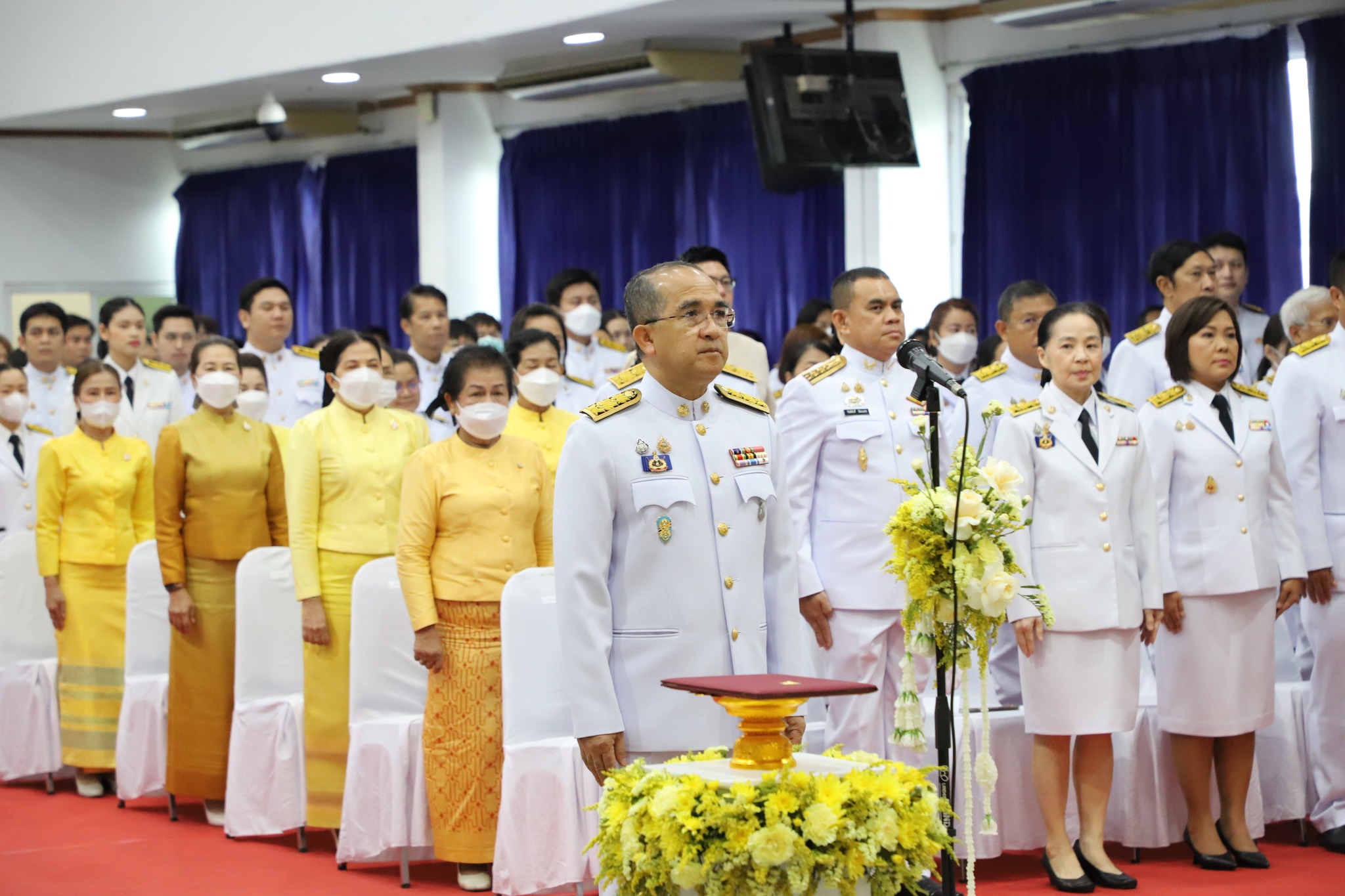 title -  ปฏิรูปที่ดินจังหวัดปทุมธานี และเจ้าหน้าที่ ส.ป.ก.ปทุมธานี เข้าร่วมพิธีวางพวงมาลาถวายราชสักการะเบื้องหน้าพระบรมสาทิสลักษณ์ พระบาทสมเด็จพระปกเกล้าเจ้าอยู่หัว เนื่องในโอกาส วันที่ระลึก “พระบาทสมเด็จพระปกเกล้าเจ้าอยู่หัว”